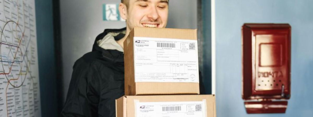 Convenient local carrier parcel drop-off point serving Clifton and the Grand Valley region